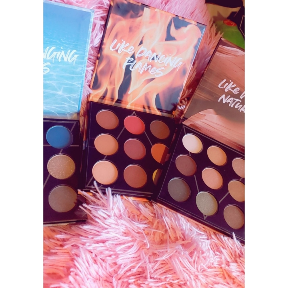 🍇🍇🍇🍇3  Palette Bundle + Free gift cards 🍇🍇